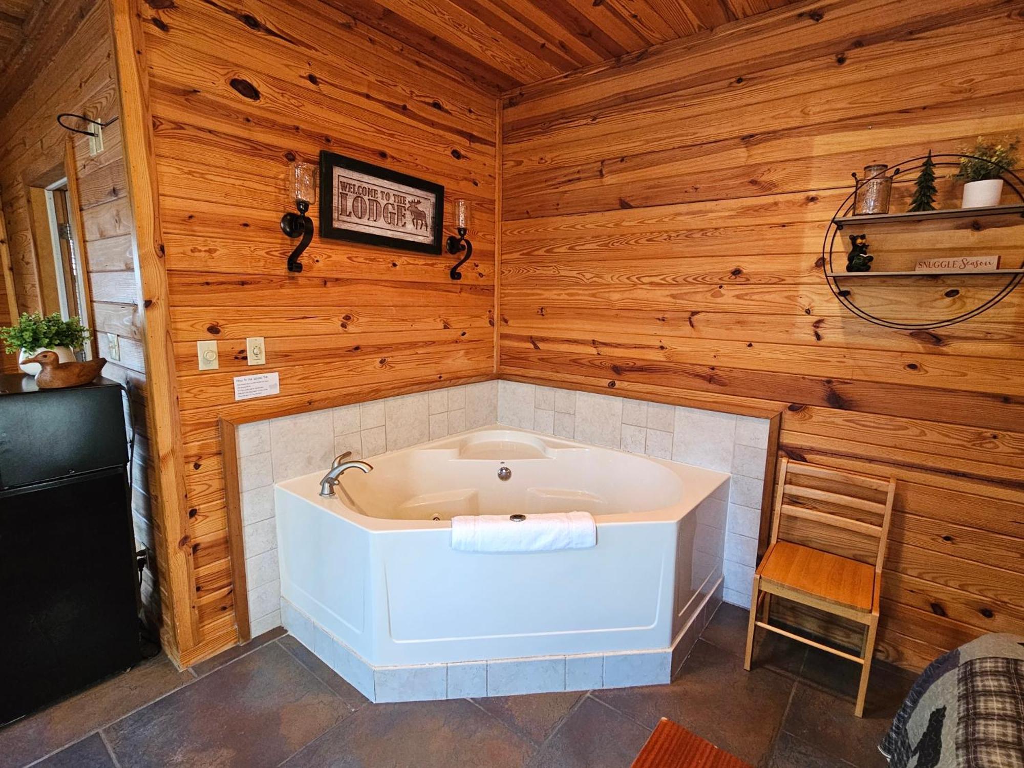5 Min To Beaver Lake-King Bed-Fire Pit-Jetted Tub #2 Eureka Springs Bagian luar foto